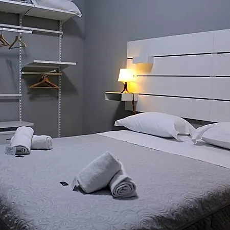 Station Garibaldi Bed and breakfast 4*