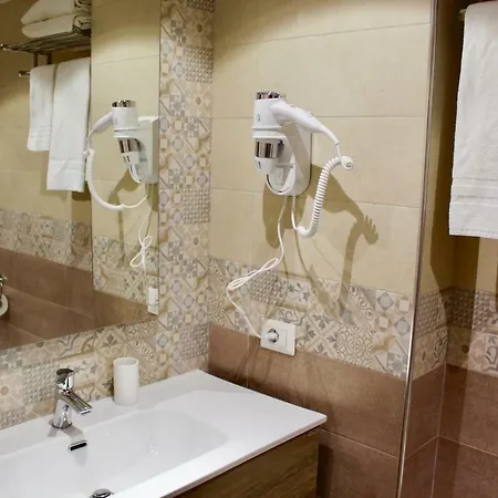 Station Garibaldi Bed & Breakfast 2*