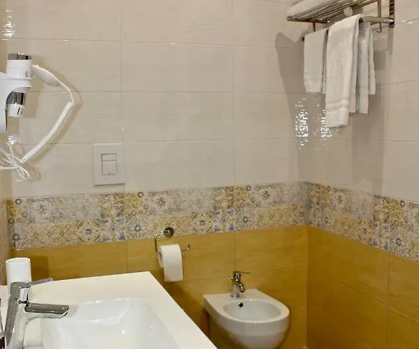 Station Garibaldi 4* ナポリ