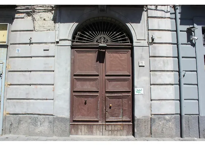 Station Garibaldi 4* ナポリ