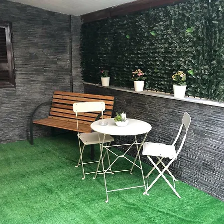 Station Garibaldi 4* ナポリ