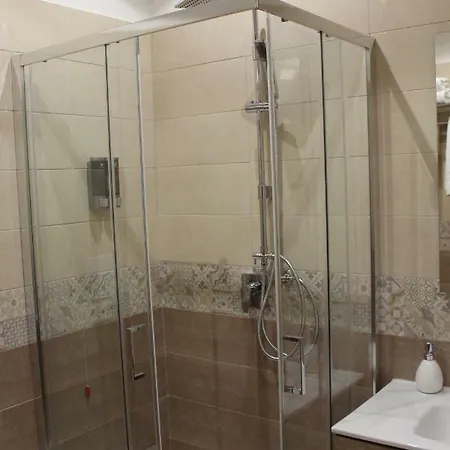 ベッド・アンド・ブレックファスト Station Garibaldi